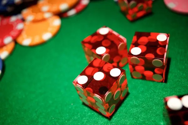 idnscor platform interface showing live blackjack table and sportsbook markets side by side